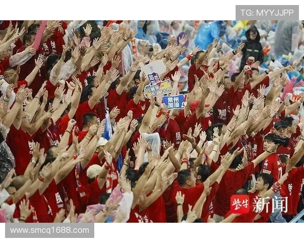 苏超单场观众破 3 万创历史,长三角球迷专列点燃热潮 苏超单场观众破 3 万创历史,长三角球迷专列点燃热潮